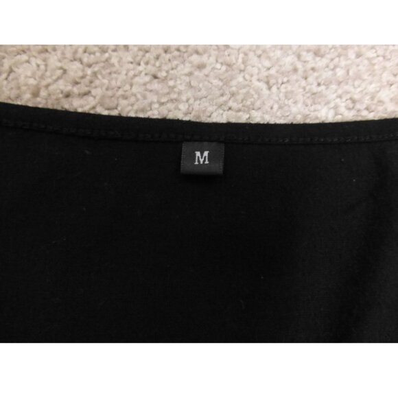 Friends TV Show "They Don't Know That We Know, They Know, We Know" T-Shirt - Picture 5 of 11